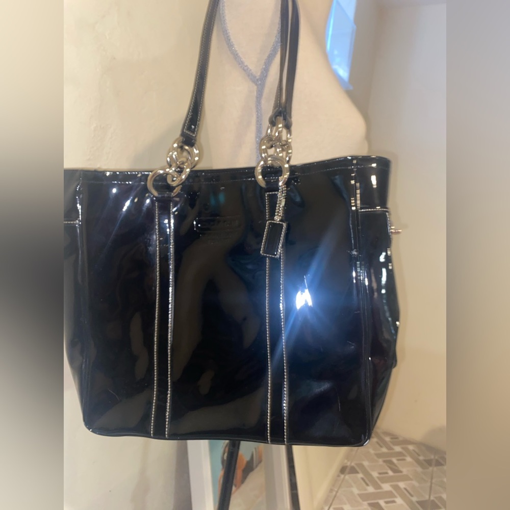 Black  Coach  shoulder bag like new